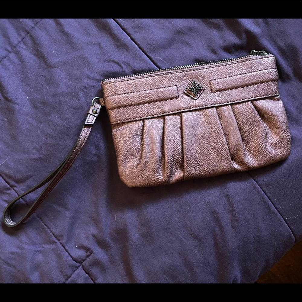 Vera Wang wristlet